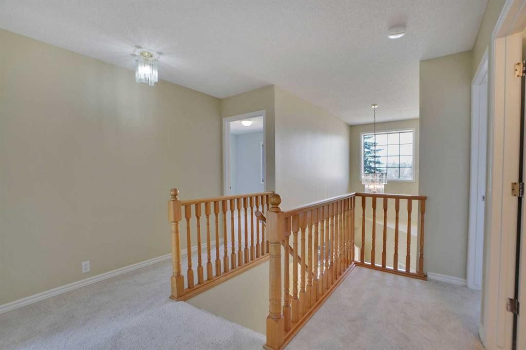 6 Somerset Close Sw, Calgary, AB - Indoor Photo Showing Other Room