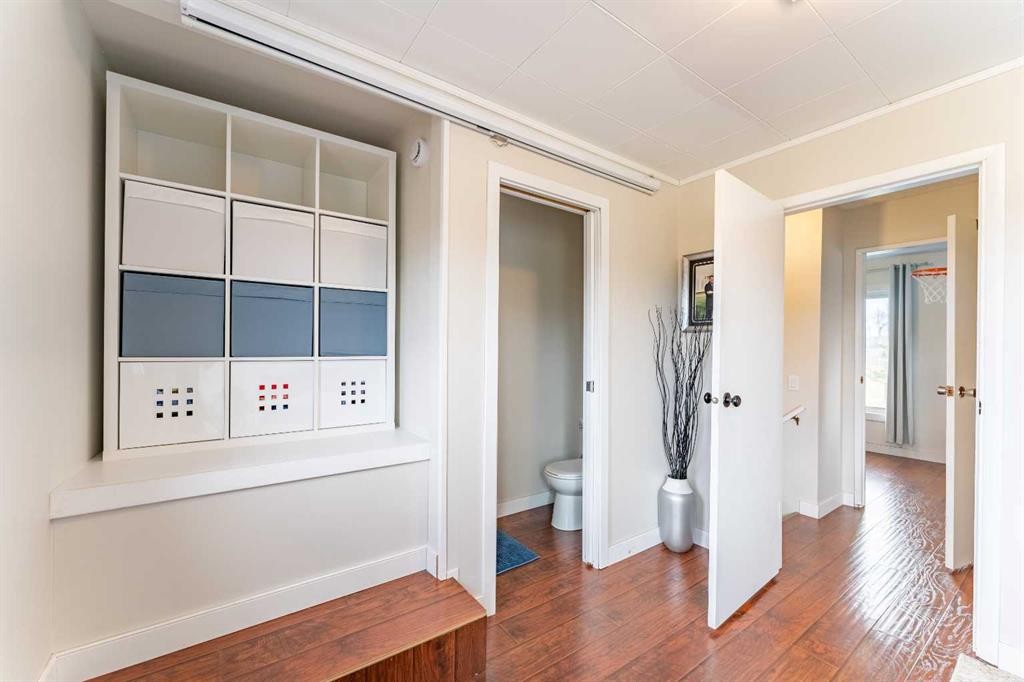 370 16 Avenue, Diamond Valley, AB - Indoor Photo Showing Other Room