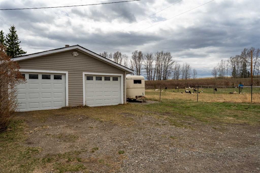 370 16 Avenue, Diamond Valley, AB - Outdoor