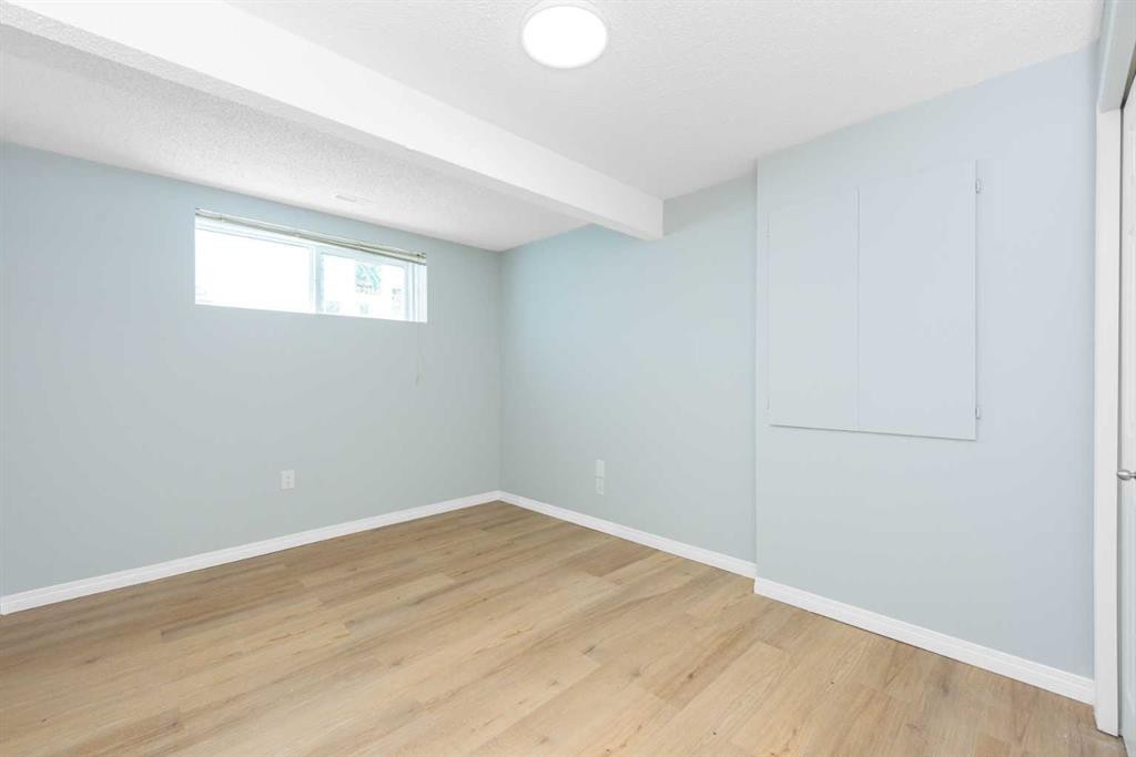8454 Saddleridge Drive Ne, Calgary, AB - Indoor Photo Showing Other Room