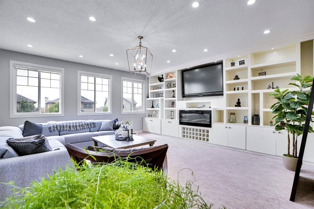 117 Hawkmere Place, Chestermere, AB - Indoor Photo Showing Living Room