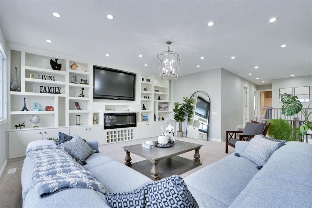 117 Hawkmere Place, Chestermere, AB - Indoor Photo Showing Living Room