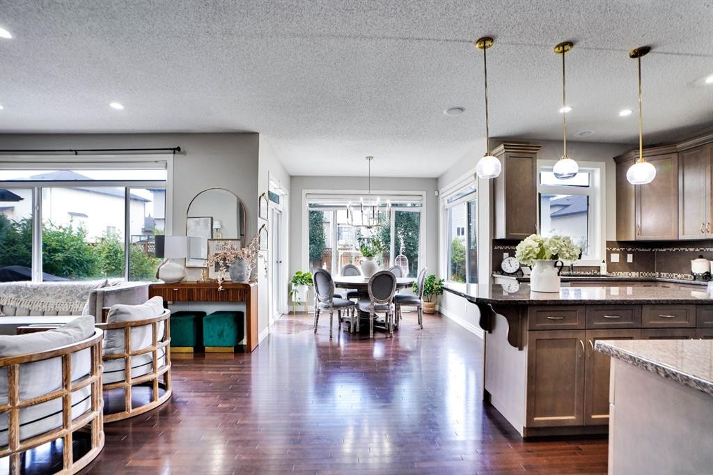 117 Hawkmere Place, Chestermere, AB - Indoor Photo Showing Kitchen