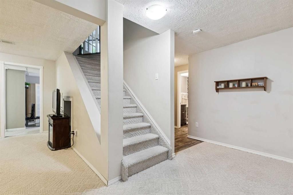 48 Westridge Drive, Okotoks, AB