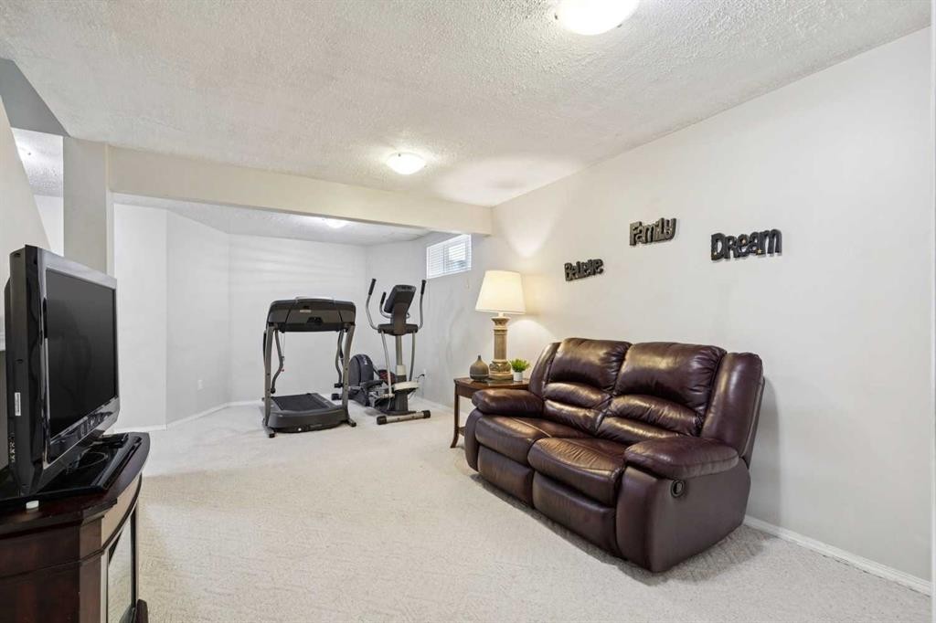 48 Westridge Drive, Okotoks, AB
