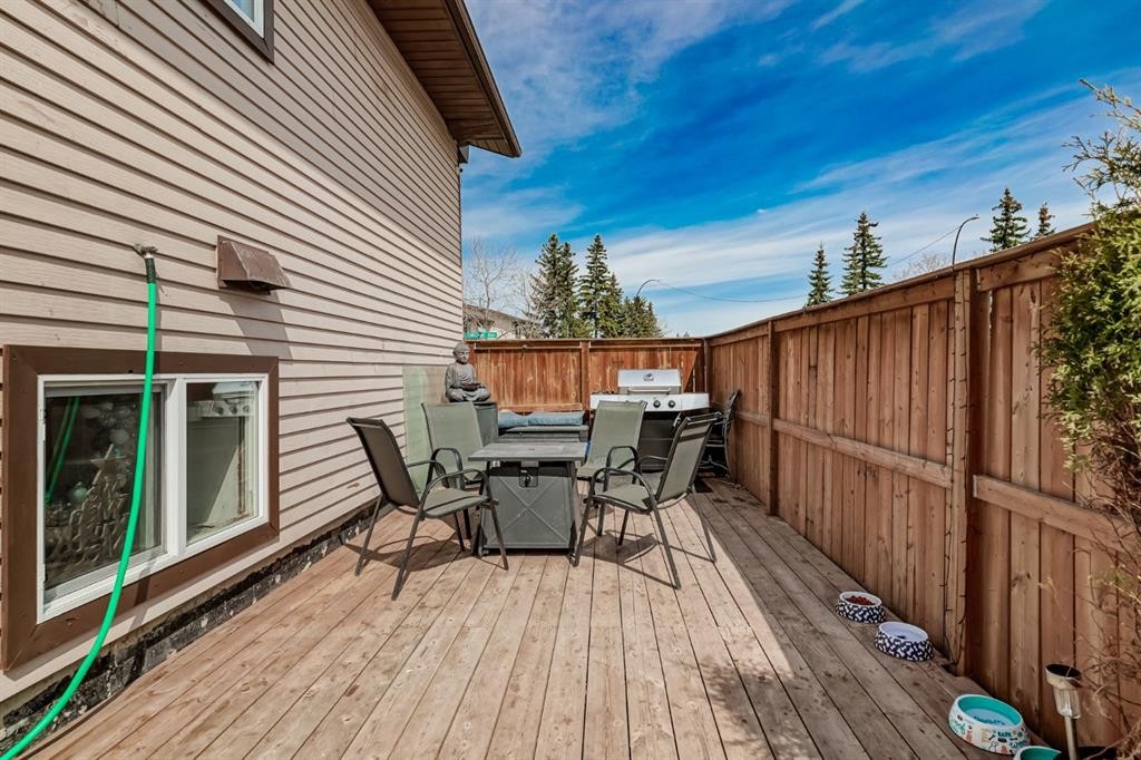 1 Templemont Road Ne, Calgary, AB - Outdoor With Deck Patio Veranda With Exterior