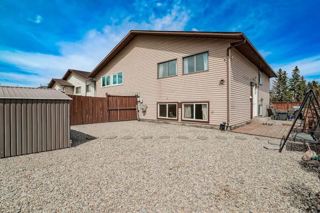 1 Templemont Road Ne, Calgary, AB - Outdoor With Exterior