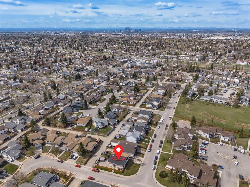 1 Templemont Road Ne, Calgary, AB - Outdoor With View