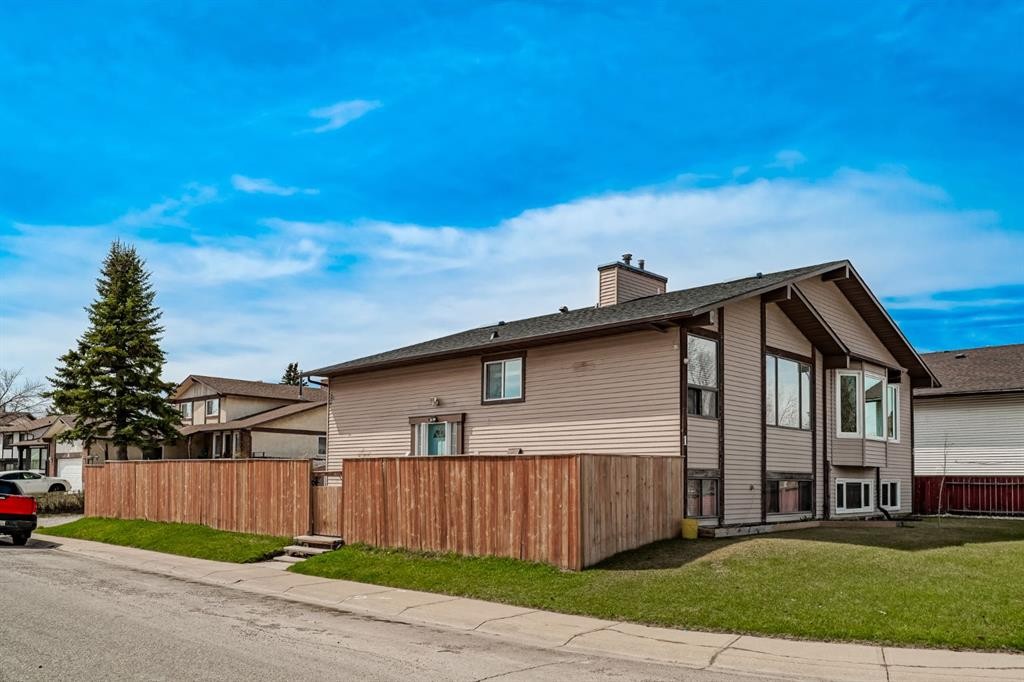 1 Templemont Road Ne, Calgary, AB - Outdoor