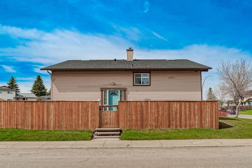 1 Templemont Road Ne, Calgary, AB - Outdoor