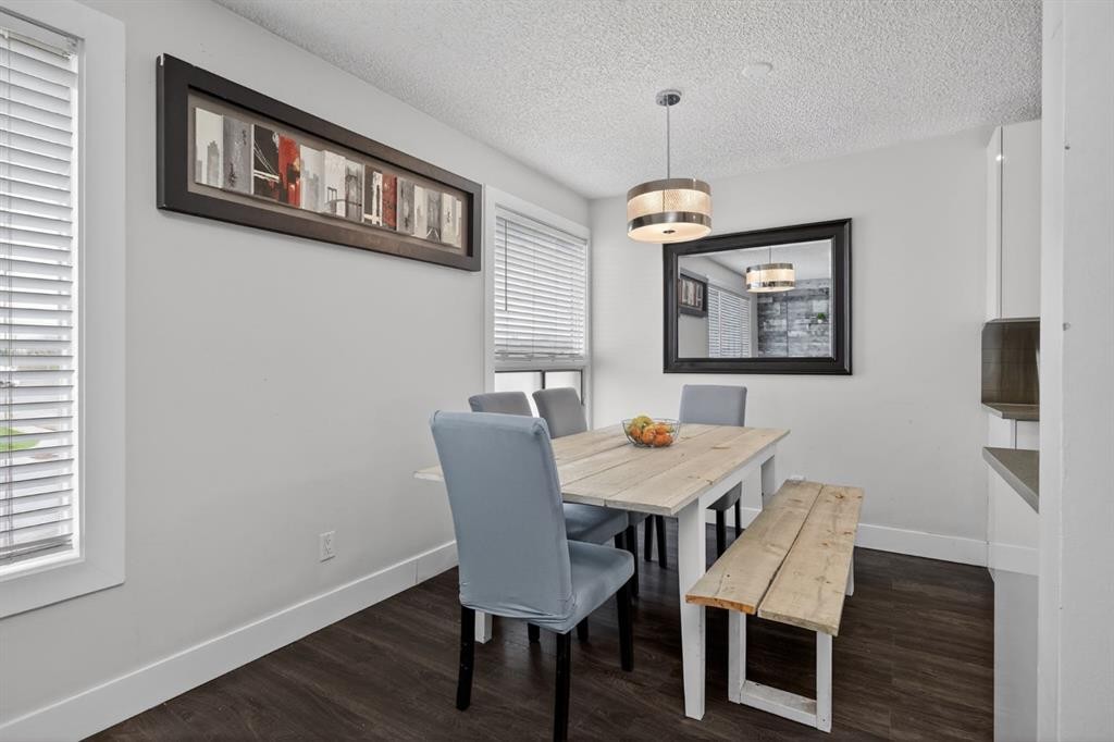 1 Templemont Road Ne, Calgary, AB - Indoor Photo Showing Dining Room
