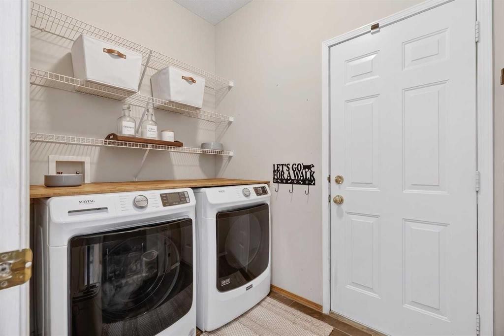 112 Chaparral Circle Se, Calgary, AB - Indoor Photo Showing Laundry Room