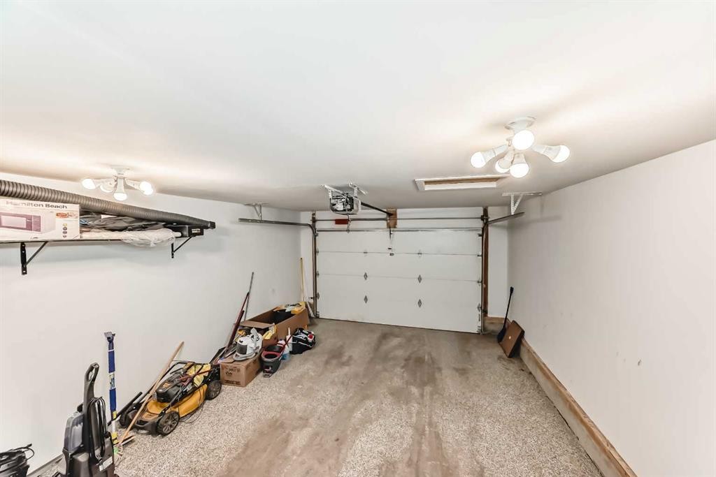 102 Saddlelake Terrace Ne, Calgary, AB - Indoor Photo Showing Garage