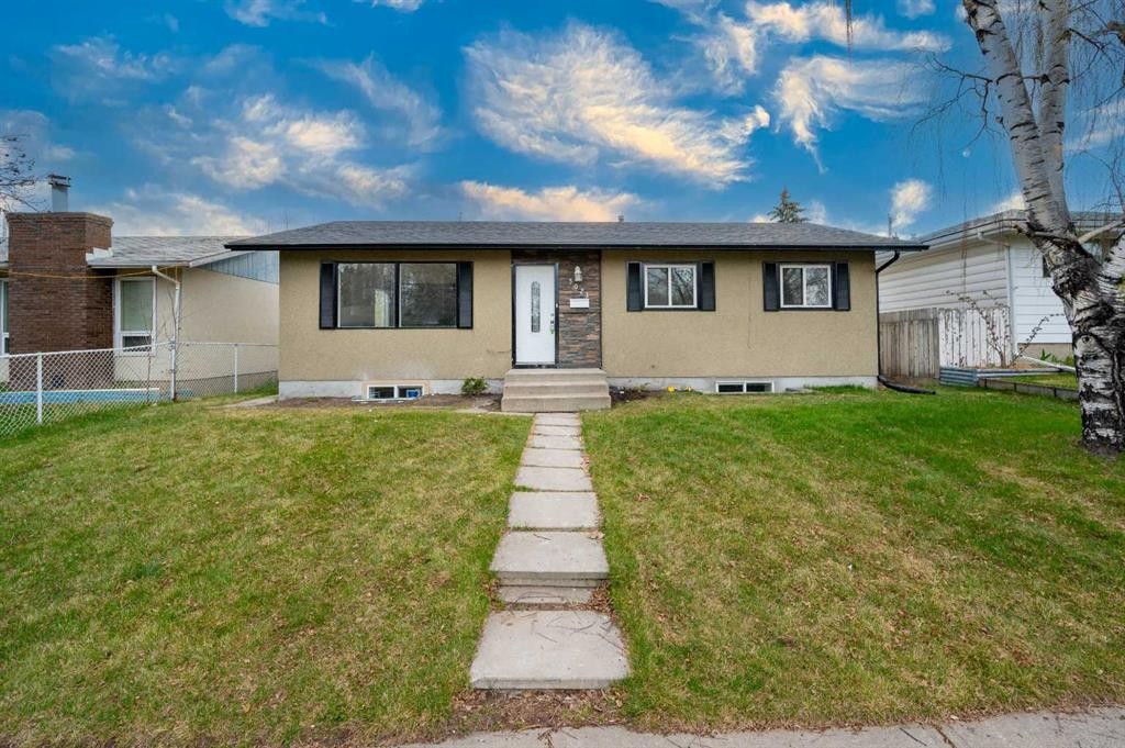 5023 Marlborough Drive Ne, Calgary, AB - Outdoor