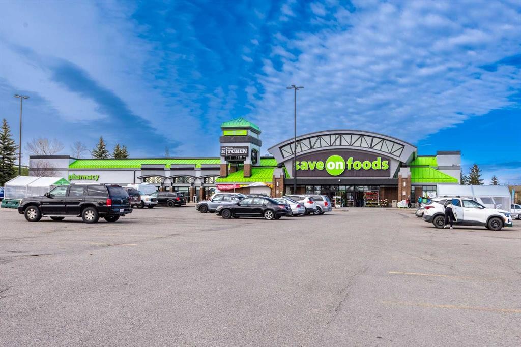 5023 Marlborough Drive Ne, Calgary, AB - Outdoor
