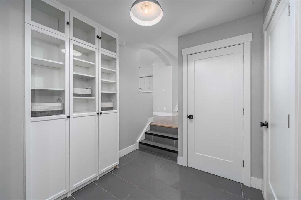 8 Sheep River Hill, Okotoks, AB - Indoor Photo Showing Other Room