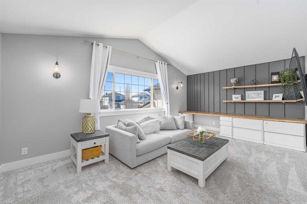 8 Sheep River Hill, Okotoks, AB - Indoor Photo Showing Living Room