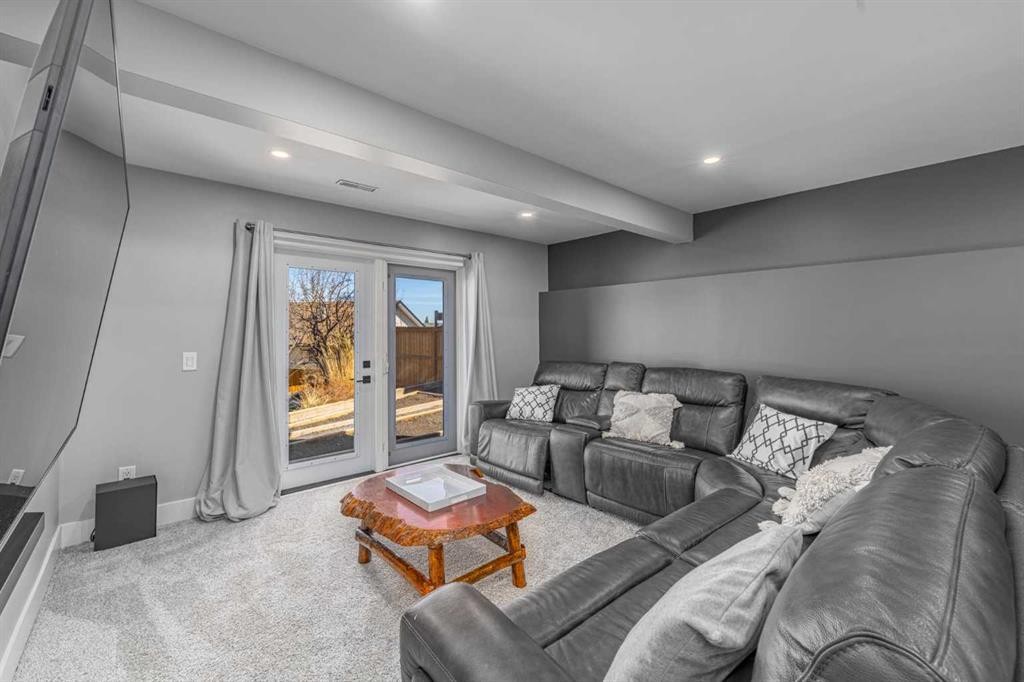 8 Sheep River Hill, Okotoks, AB - Indoor