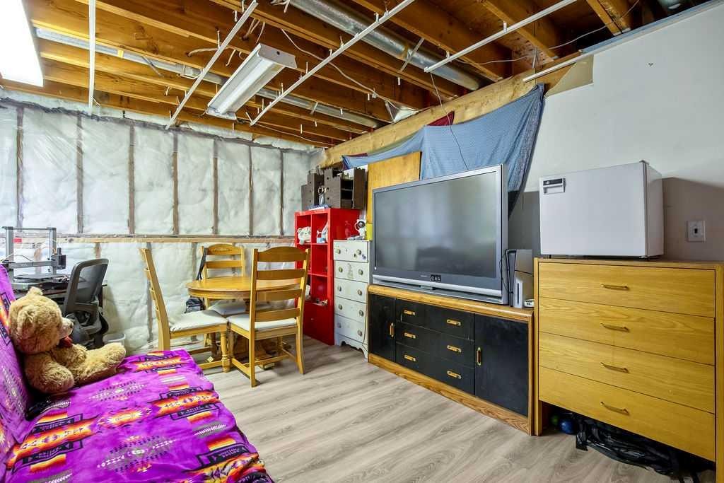 13 Park Road, Strathmore, AB - Indoor Photo Showing Basement