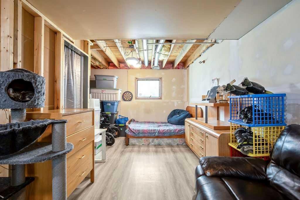 13 Park Road, Strathmore, AB - Indoor Photo Showing Other Room