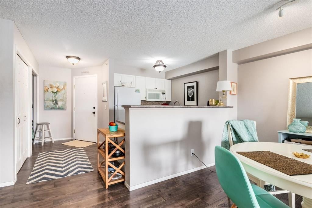1414-12 Cimarron Common, Okotoks, AB - Indoor Photo Showing Other Room