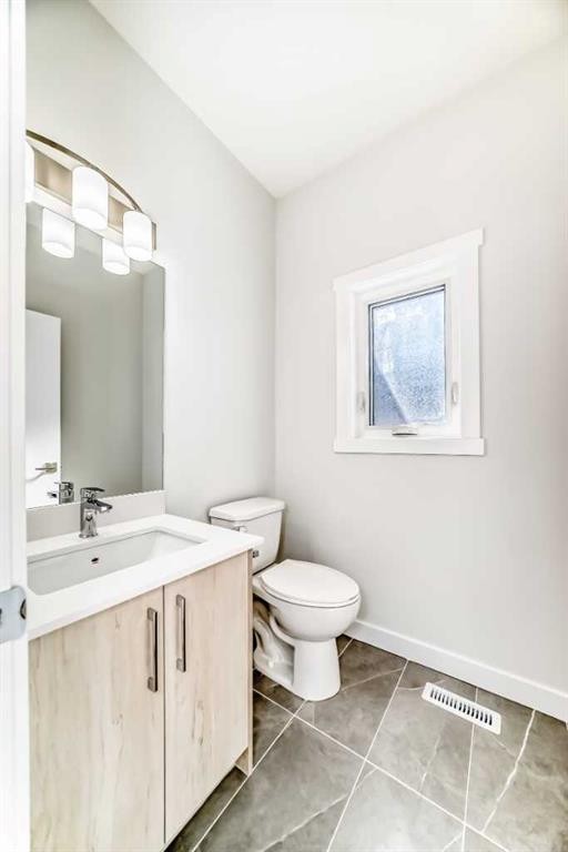21 Cornergate Place Ne, Calgary, AB - Indoor Photo Showing Bathroom