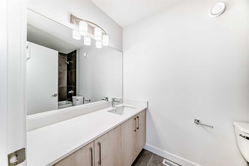 21 Cornergate Place Ne, Calgary, AB - Indoor