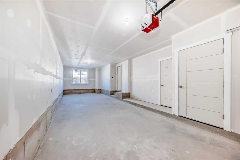 21 Cornergate Place Ne, Calgary, AB - Indoor Photo Showing Other Room