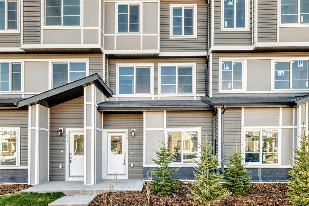 21 Cornergate Place Ne, Calgary, AB - Outdoor With Facade