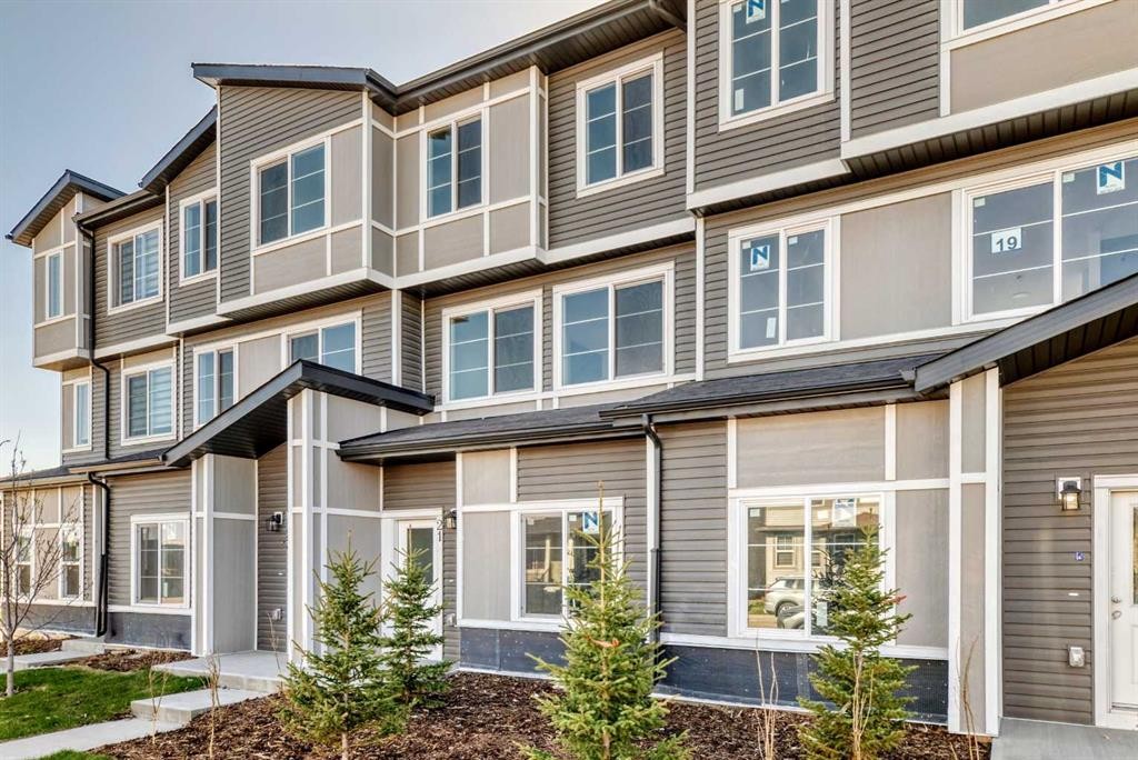 21 Cornergate Place Ne, Calgary, AB - Outdoor With Facade