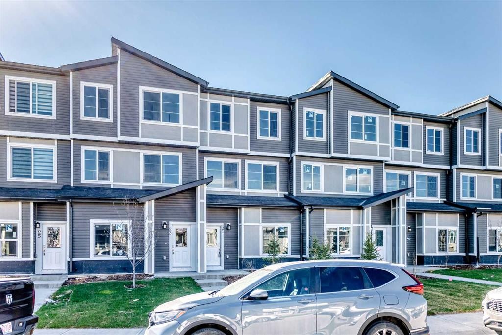 21 Cornergate Place Ne, Calgary, AB - Outdoor With Facade