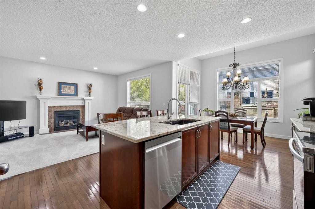 64 Cranridge Crescent Se, Calgary, AB - Indoor Photo Showing Kitchen