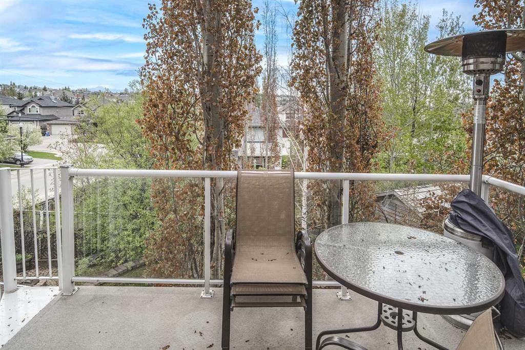 4 Springbank Bay Sw, Calgary, AB - Outdoor