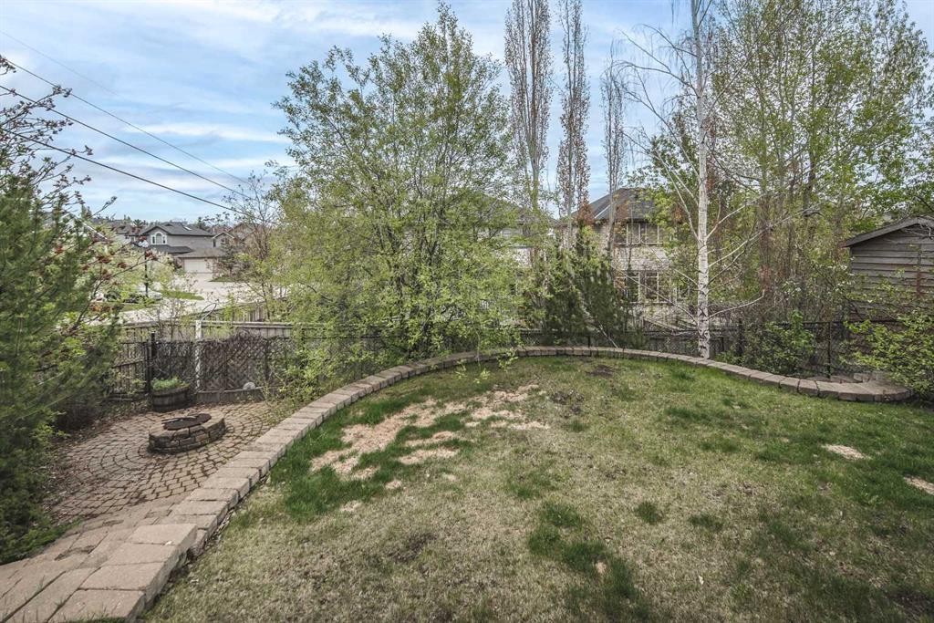 4 Springbank Bay Sw, Calgary, AB - Outdoor