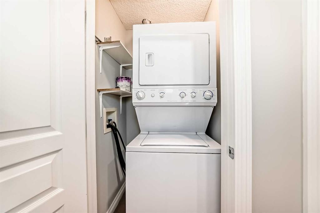 2-132 Rockyledge View Nw, Calgary, AB - Indoor Photo Showing Laundry Room