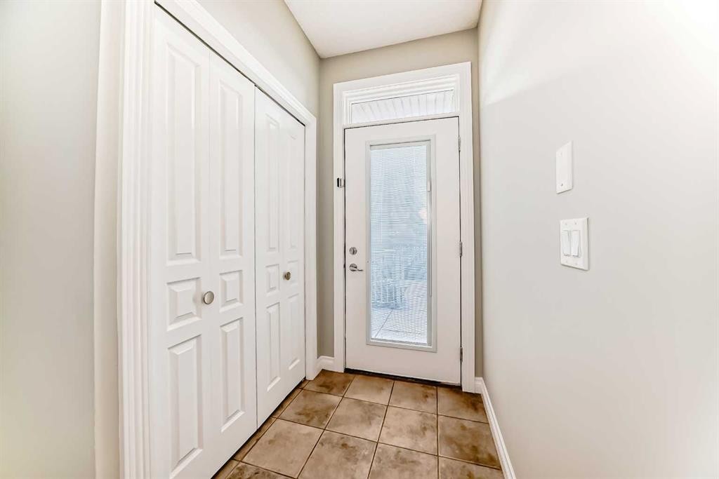 2-132 Rockyledge View Nw, Calgary, AB - Indoor Photo Showing Other Room
