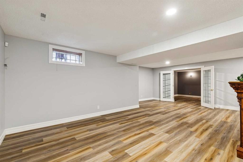 256 Sirocco Place Sw, Calgary, AB - Indoor