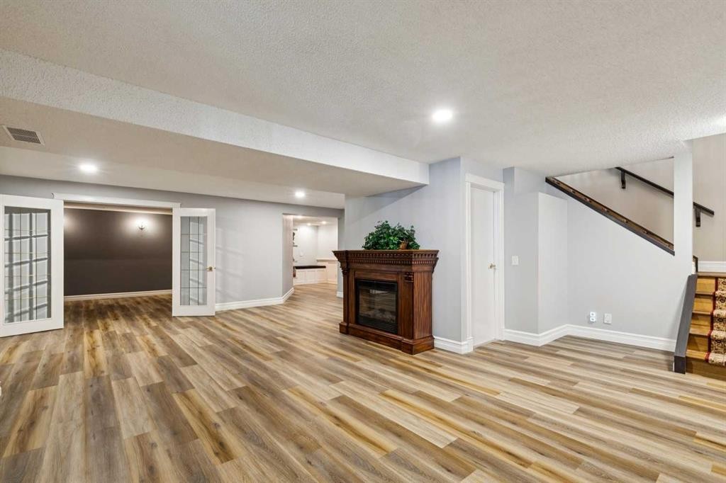256 Sirocco Place Sw, Calgary, AB - Indoor