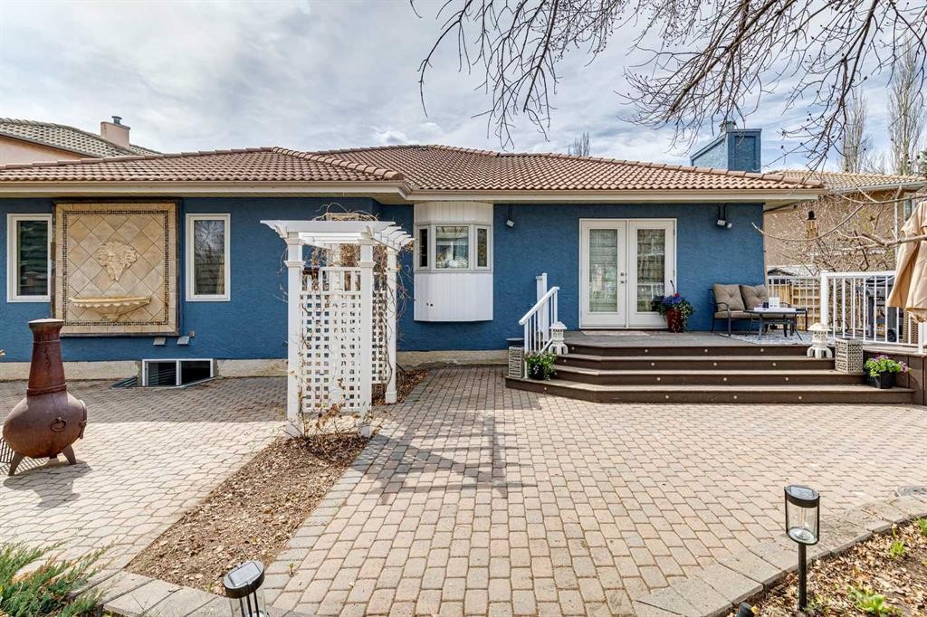 256 Sirocco Place Sw, Calgary, AB - Outdoor With Deck Patio Veranda
