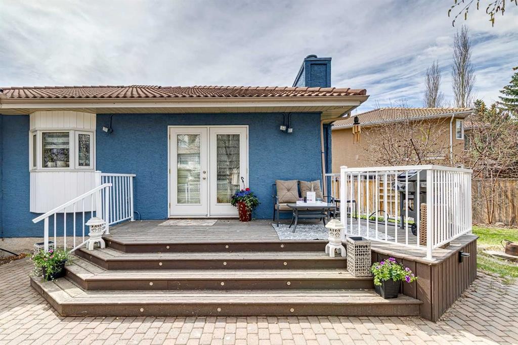 256 Sirocco Place Sw, Calgary, AB - Outdoor With Deck Patio Veranda