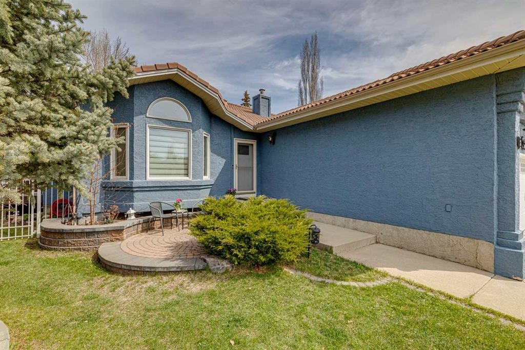 256 Sirocco Place Sw, Calgary, AB - Outdoor