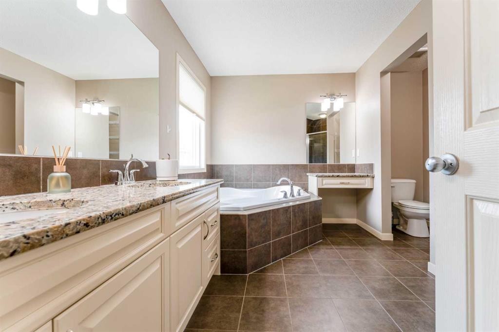 292 Auburn Bay Drive Se, Calgary, AB - Indoor Photo Showing Bathroom