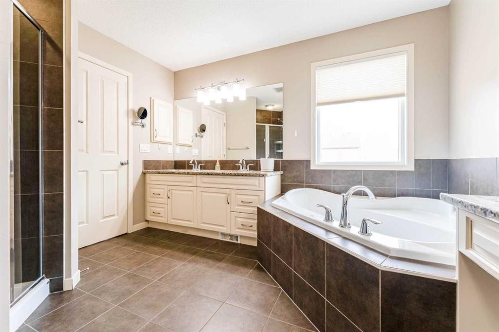 292 Auburn Bay Drive Se, Calgary, AB - Indoor Photo Showing Bathroom