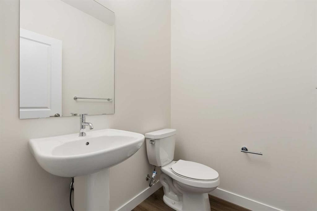 120 Creekstone Circle Sw, Calgary, AB - Indoor Photo Showing Bathroom
