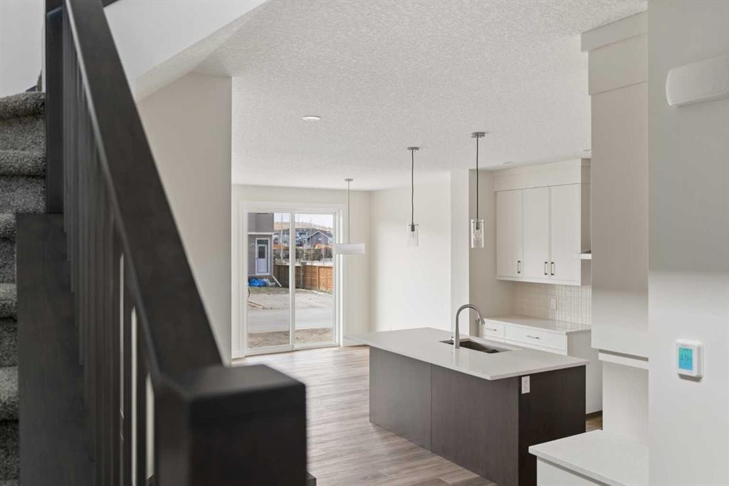120 Creekstone Circle Sw, Calgary, AB - Indoor Photo Showing Kitchen