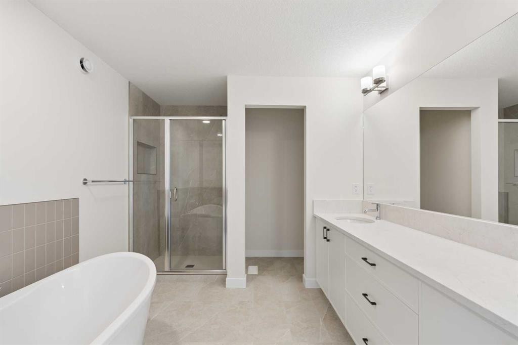 120 Creekstone Circle Sw, Calgary, AB - Indoor Photo Showing Bathroom
