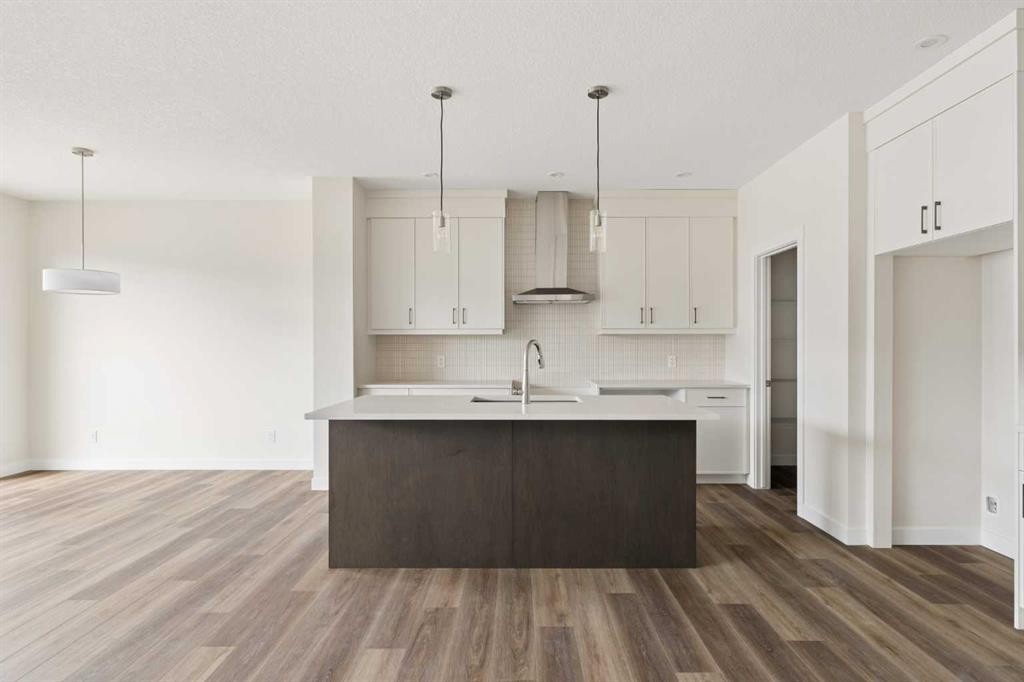 120 Creekstone Circle Sw, Calgary, AB - Indoor Photo Showing Kitchen With Upgraded Kitchen