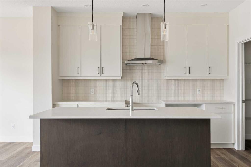 120 Creekstone Circle Sw, Calgary, AB - Indoor Photo Showing Kitchen With Upgraded Kitchen