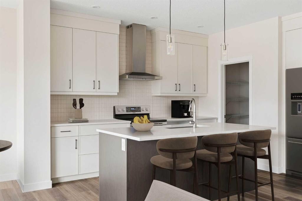 120 Creekstone Circle Sw, Calgary, AB - Indoor Photo Showing Kitchen With Upgraded Kitchen