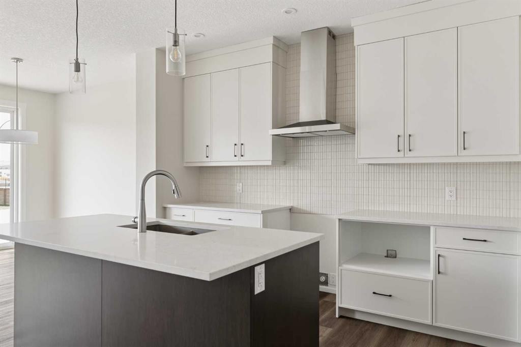120 Creekstone Circle Sw, Calgary, AB - Indoor Photo Showing Kitchen With Upgraded Kitchen